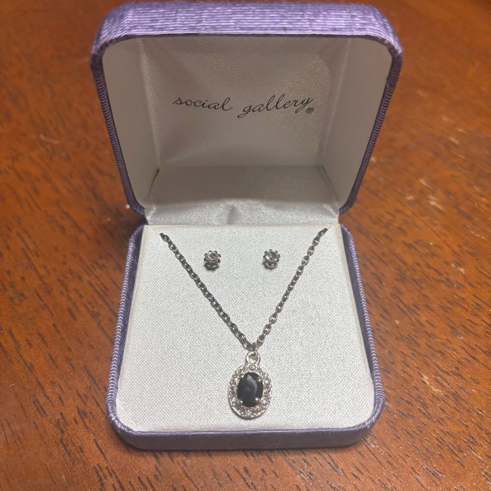 Silver Plated Crystal Necklace & Earrings Jewelry Set